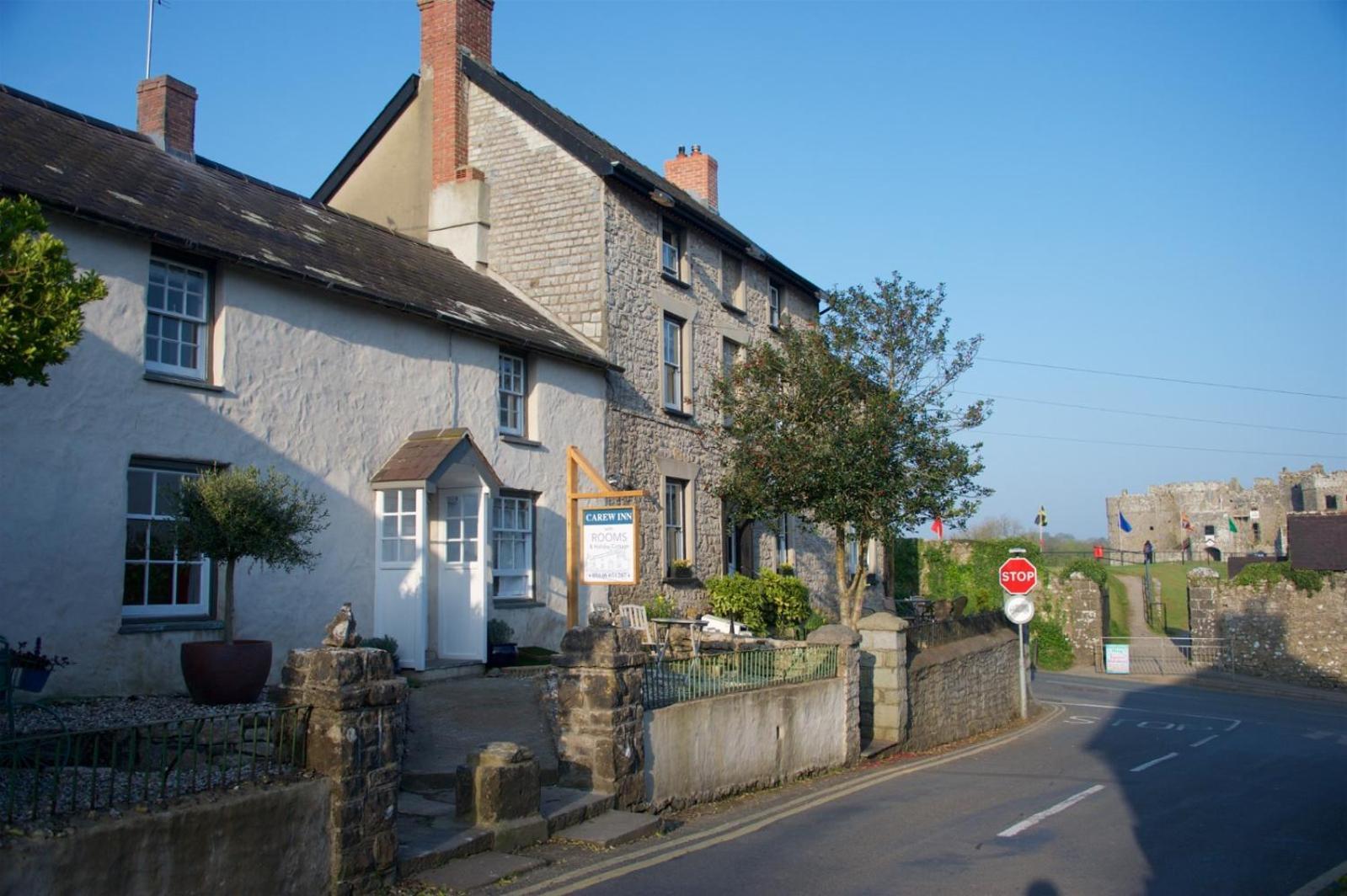 Carew Inn エクステリア 写真