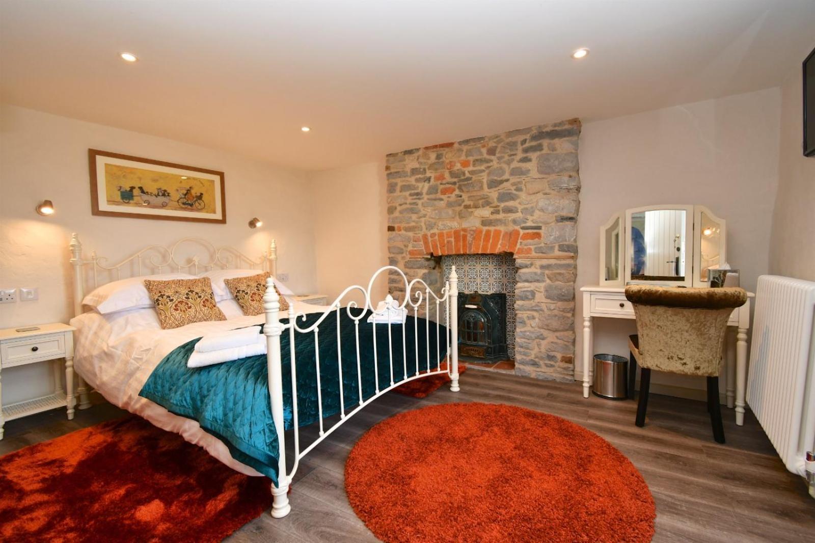 Carew Inn エクステリア 写真