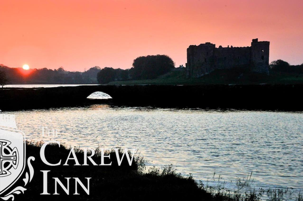 Carew Inn エクステリア 写真